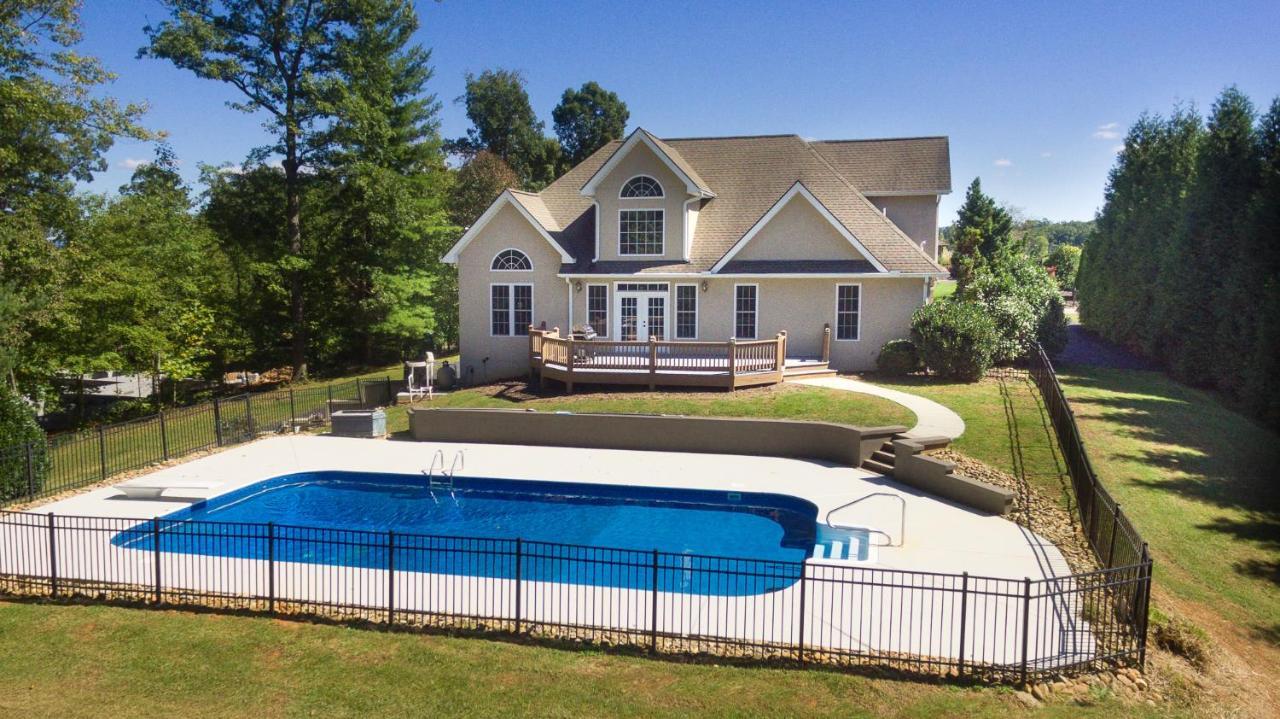 Luxurious House With Pool Near Asheville By Mighty Tree Properties Leicester エクステリア 写真