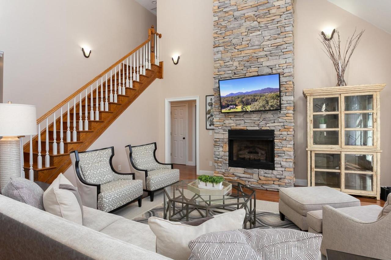 Luxurious House With Pool Near Asheville By Mighty Tree Properties Leicester エクステリア 写真